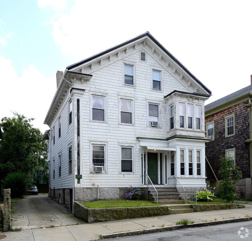 Building Photo - 94 Hillman St