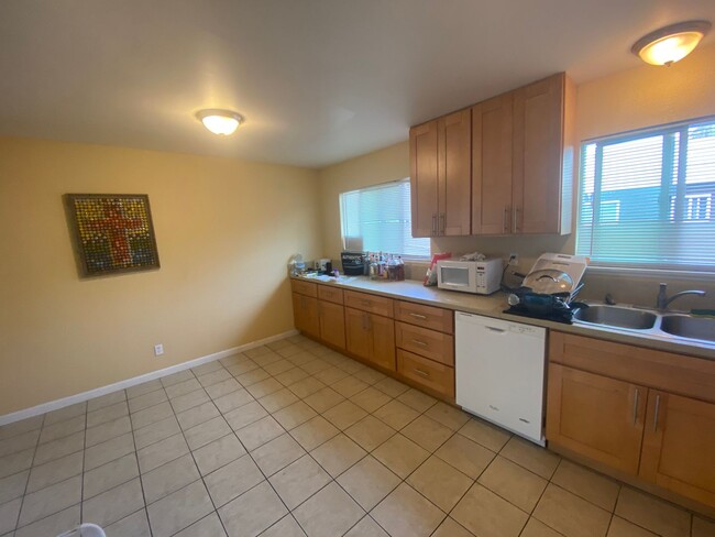 Photo - 2021 Sierra Rd Apartment