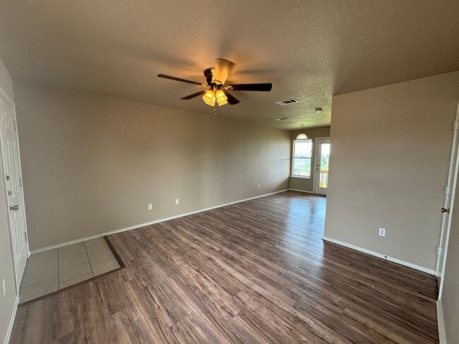 Foto del edificio - 5702 Greengate Dr
