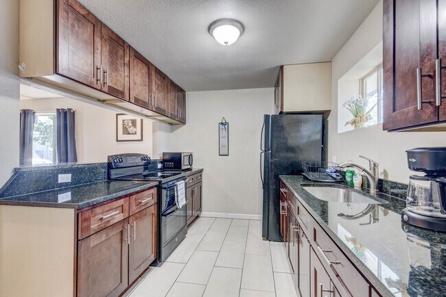 Foto del edificio - 1363 Pierce St