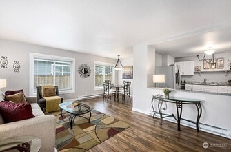 Building Photo - 2127 S Ainsworth Ave