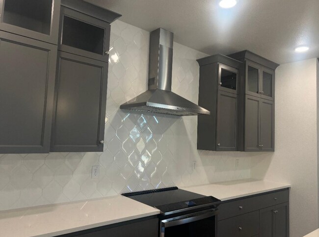 Foto del edificio - Stunning (BRAND NEW) Rancho 4/3!  MUST SEE!  See below for viewings