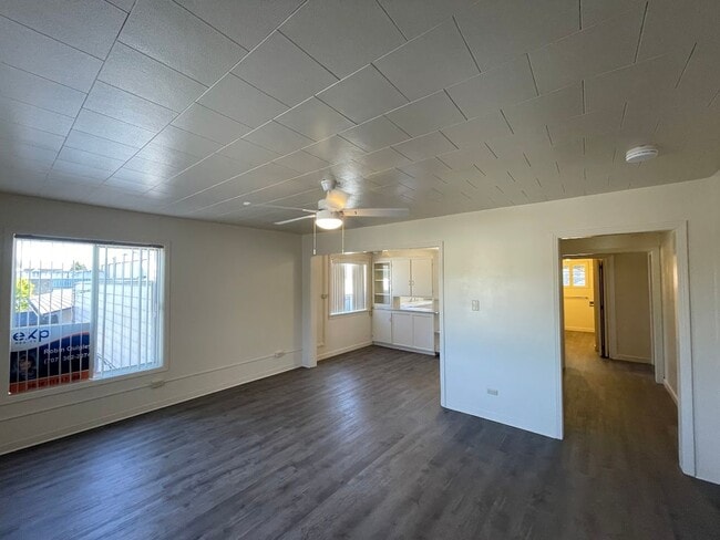 Building Photo - (OTM) MIX - 726-730 13th [PRM: Marlene] (3)