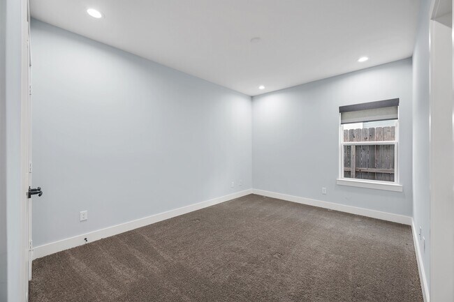 Foto del edificio - 804 Woodcrest Dr