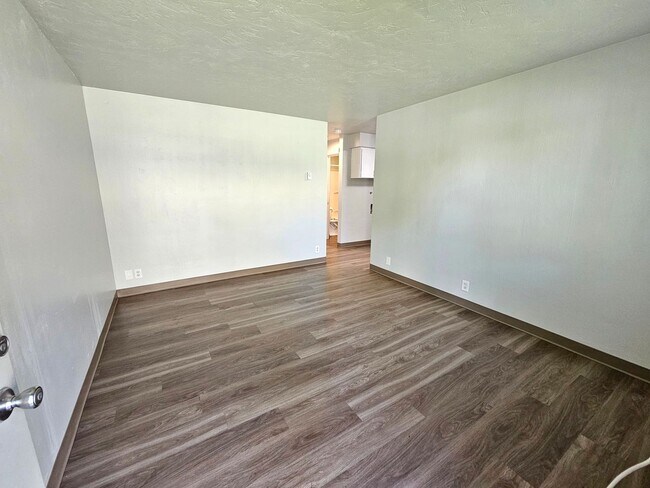 Building Photo - 17115