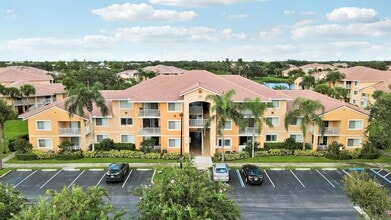 Building Photo - 181 SW Palm Dr
