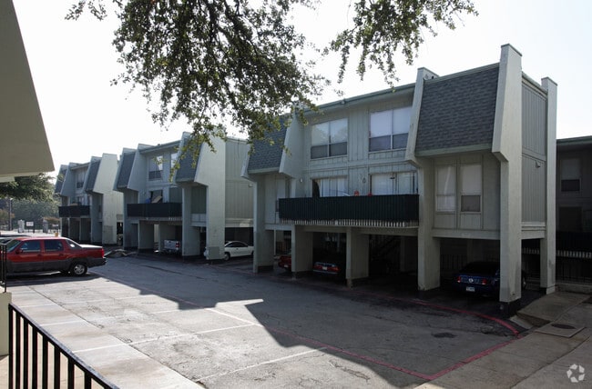Building Photo - Urbano at Midtown