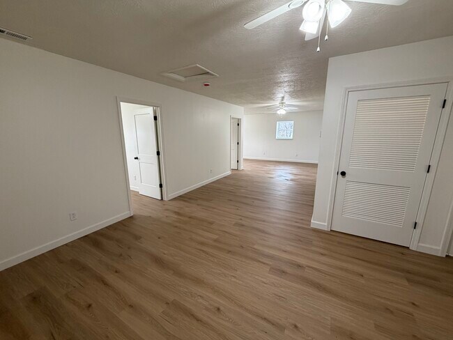 Foto del edificio - 11446 Charleston Rd