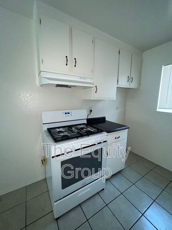 Building Photo - 2020 North Ave