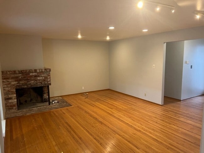 Building Photo - 1138 London Ave