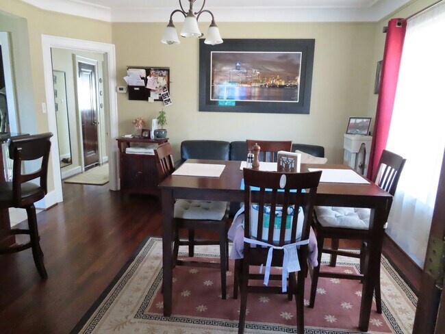 Building Photo - 1157 Beaconsfield Ave