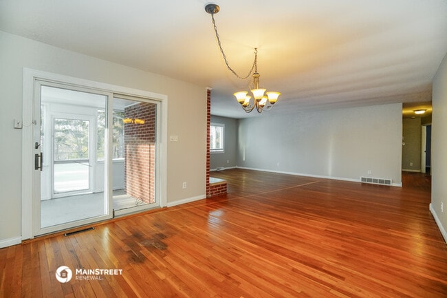 Building Photo - 229 Rocky Fork Dr