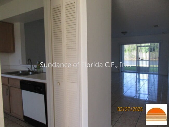 Foto del edificio - Available NOW