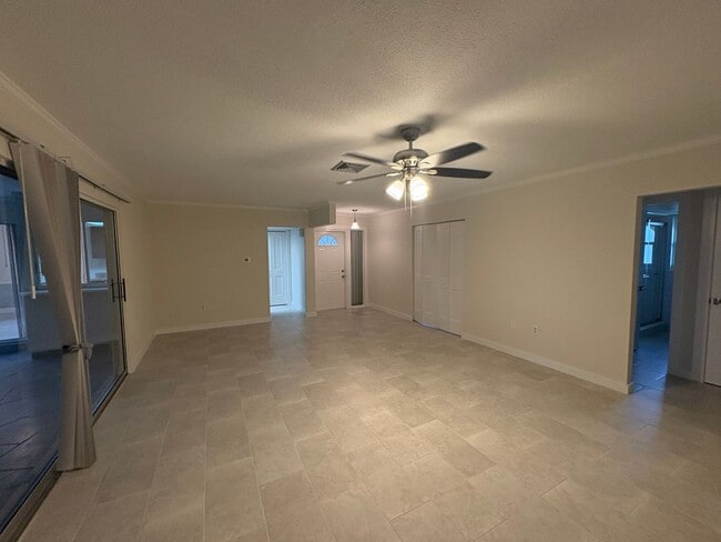 Building Photo - 210 Delido Ct
