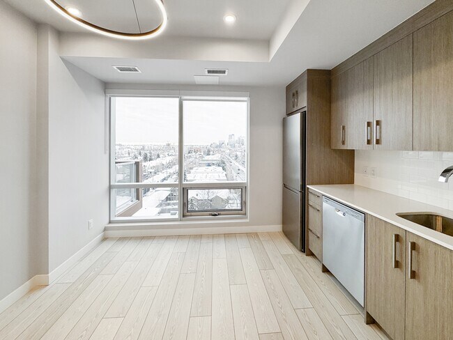 Photo du bâtiment - 110-18A 18a St NW