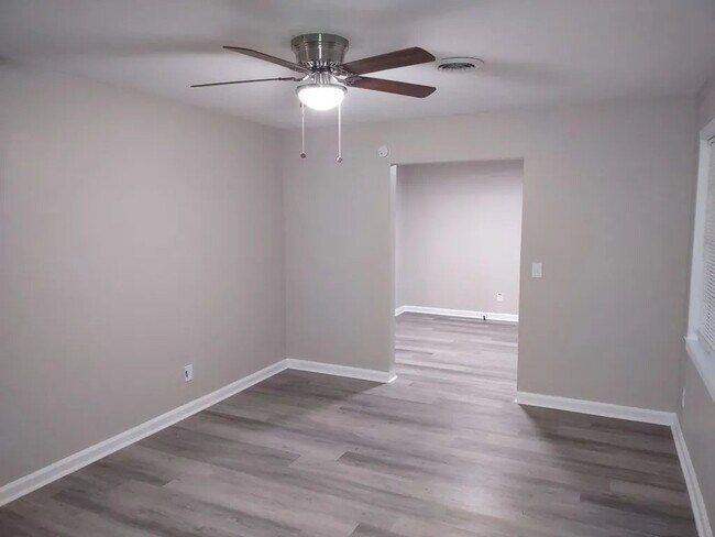 Foto del edificio - 1321 Glenwood Rd