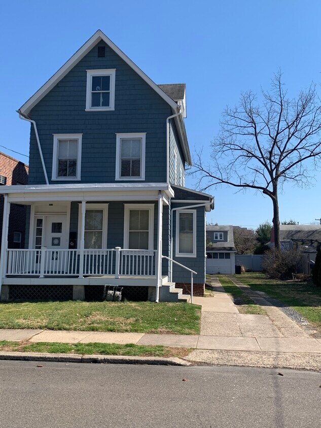 Primary Photo - 106 Park Ave
