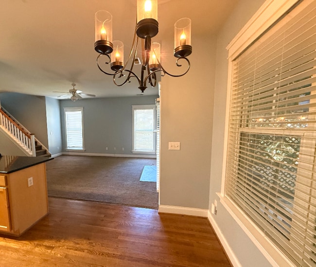 Building Photo - 16211 Kelly Park Cir