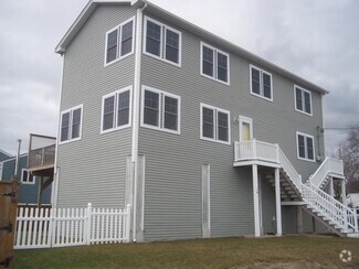 Building Photo - 18 Ormerod Ave
