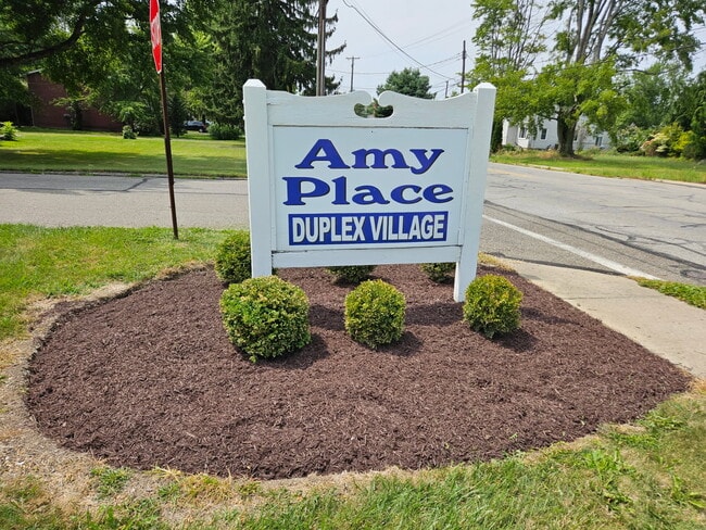 Building Photo - 111 Amy Pl