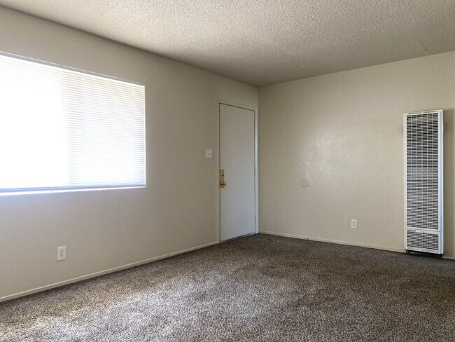 Building Photo - 945W22