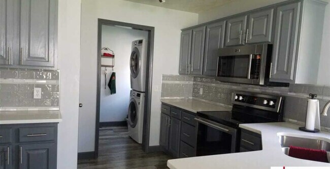 Foto del edificio - 3855 N 210th St