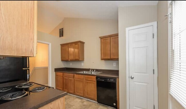 Building Photo - 65 Stone Commons Way