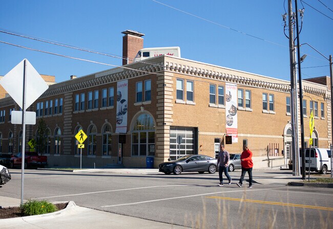 Building Photo - 1108 E 30th St