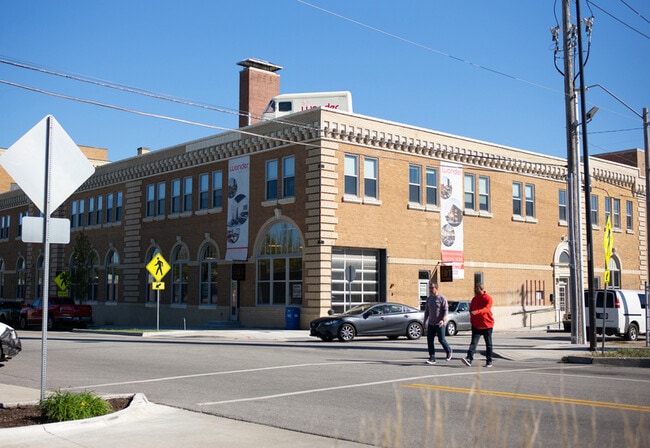 Building Photo - 1108 E 30th St