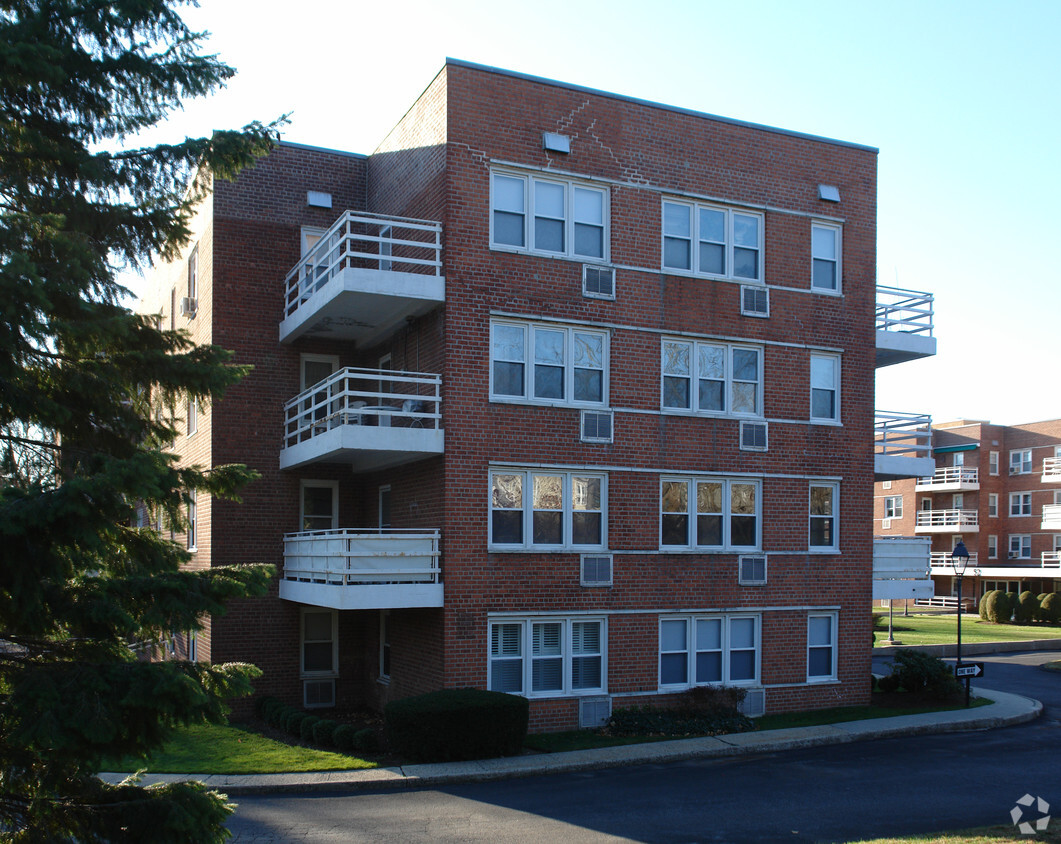 Building Photo - Fairfield House Condo