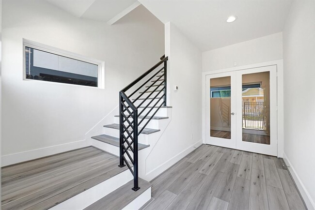 Foto del edificio - 3313 Baer St