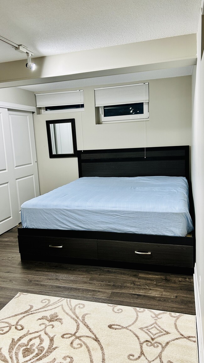 1st Bed room with King Bed - 17 Eleanor Dr