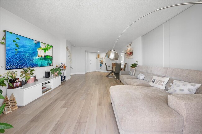 Foto del edificio - 3530 Mystic Pointe Dr