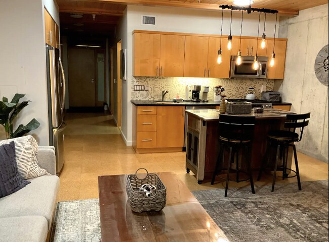 Fully functional and stocked kitchen - 4216 N Mississippi Ave