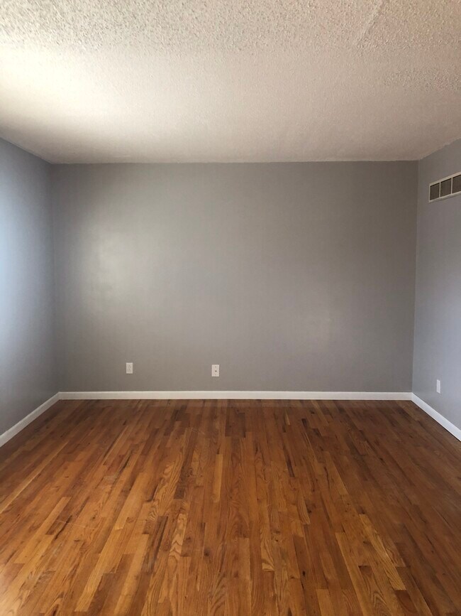 Living Room - 2139 Prairie Glen Pl