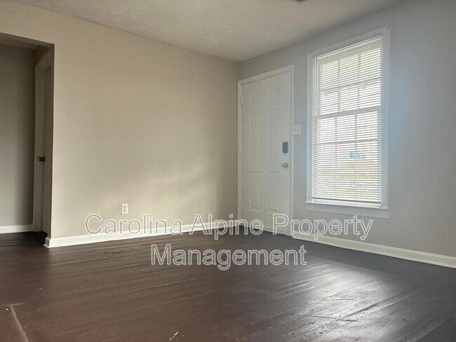 Foto del edificio - 208 Royster Ave