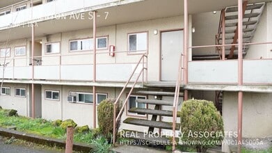 Building Photo - 7536 Renton Ave S