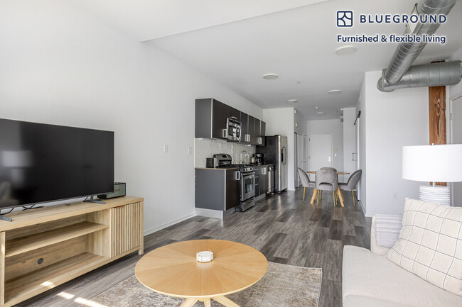 Building Photo - 4133 Redwood Ave