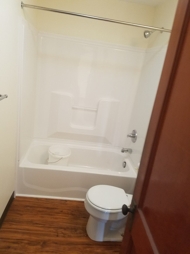 Bath/shower - 108 Holly Ave
