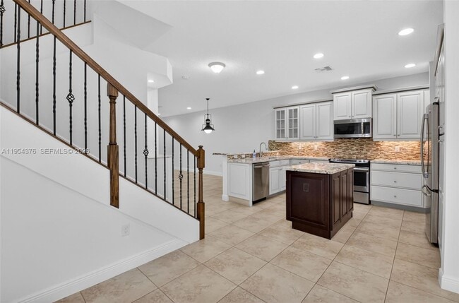 Foto del edificio - 16177 Poppy Seed Cir