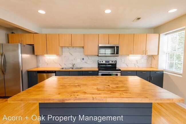 Building Photo - 3 br, 2.5 bath House - 3125 Tryon Road