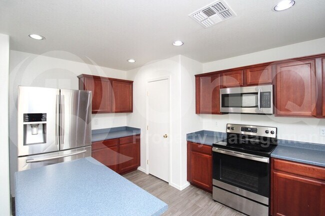 Foto del edificio - 6411 W Branham Ln