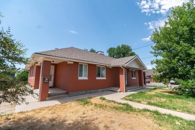 Foto del edificio - 258 Denver St