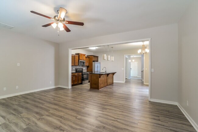 Foto del edificio - 1048 Joselynn Drive