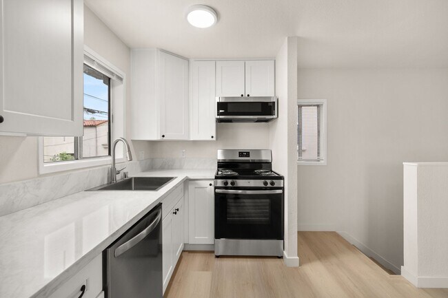 Foto del edificio - 35-35 Kennebec Ave
