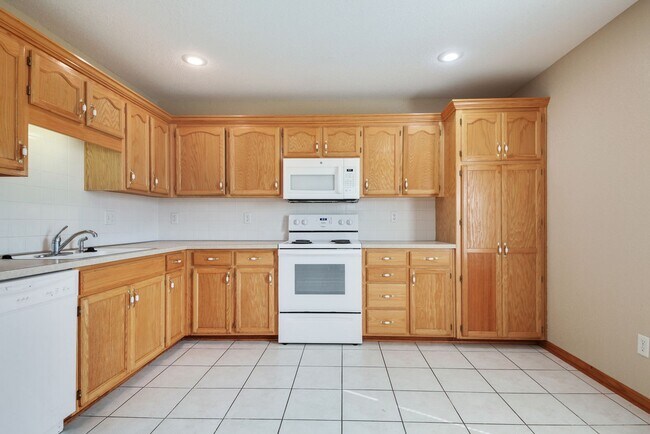 Foto del edificio - 3 Bedroom 2 Bath - Pleasant Hill