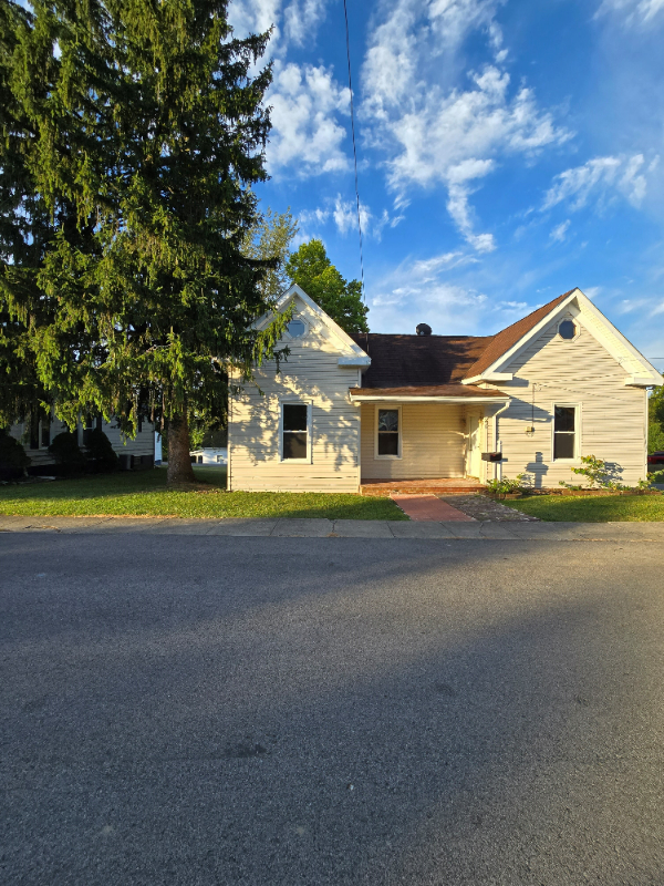 Primary Photo - 235 Mills Ave