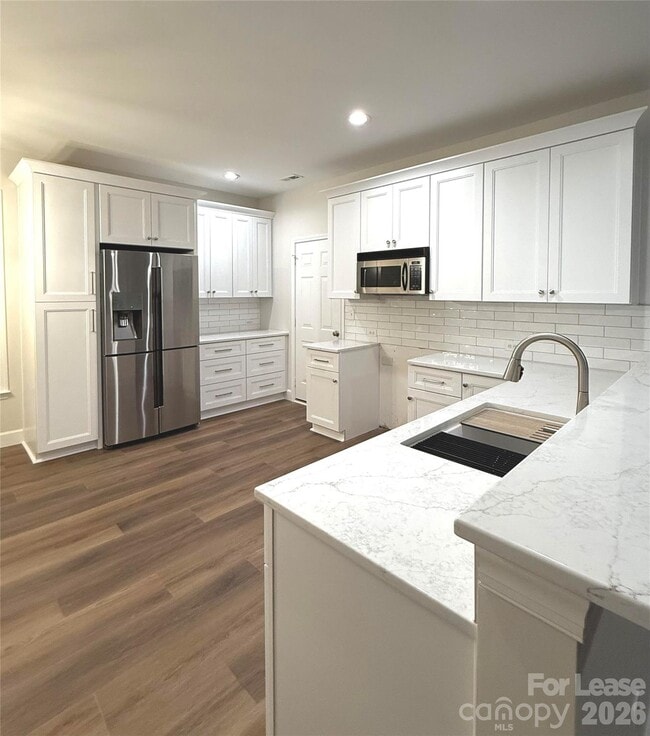 Building Photo - 9235 Island Overlook Ct