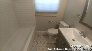 Foto del edificio - 223 Brettonwood Dr