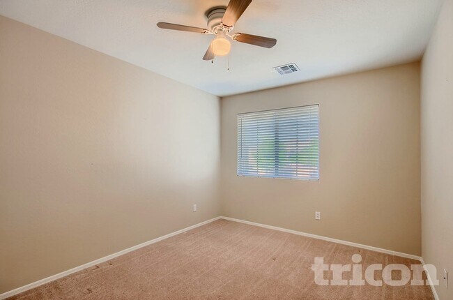 Foto del edificio - 34113 N Alison Dr